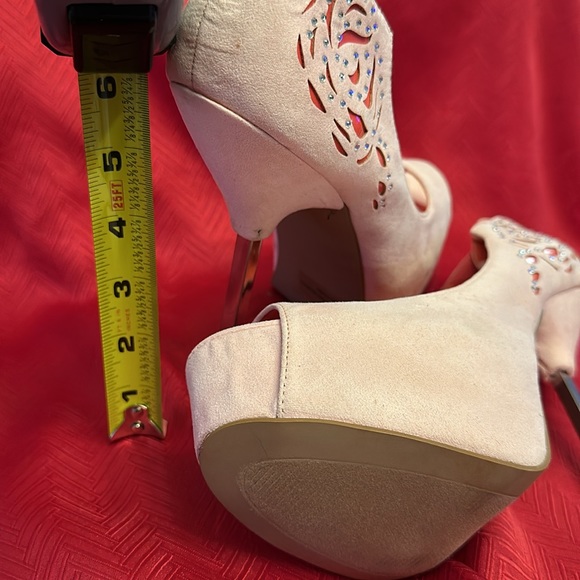 Qupid Pink 5.5” Platform Heel. Open Toe. Size 9. - Picture 3 of 4